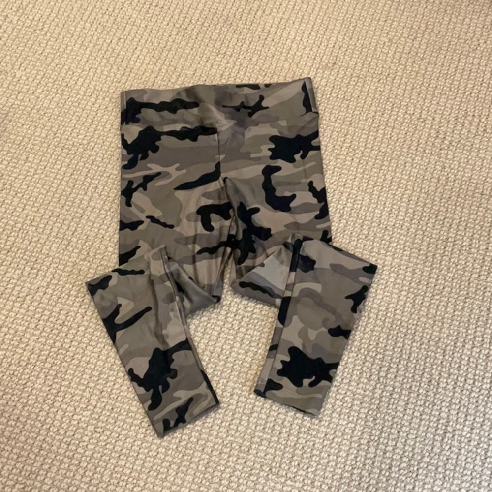 Koral Lustrous High-Rise Camo Leggings, like new, sz small